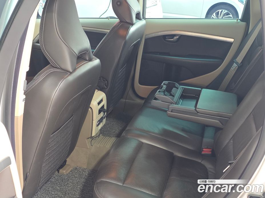 Volvo XC70 фото 17