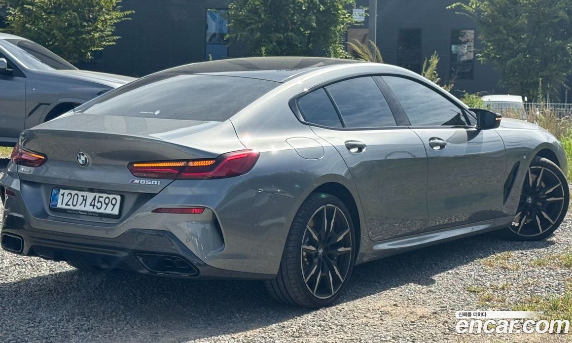 BMW 8-Series (G15) фото 2