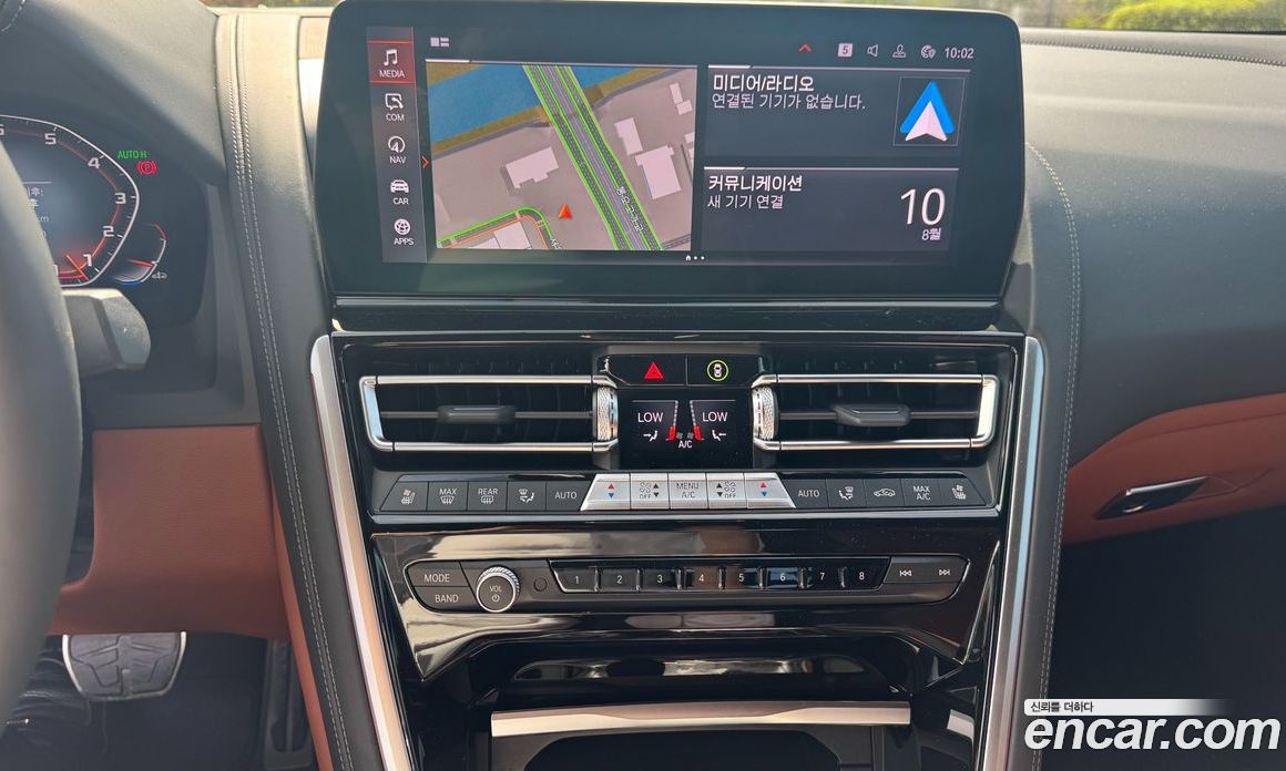 BMW 8-Series (G15) фото 11
