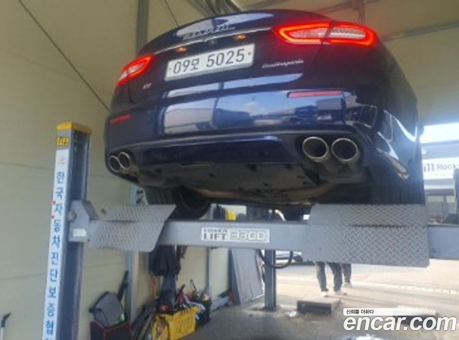 Maserati Quattroporte фото 2
