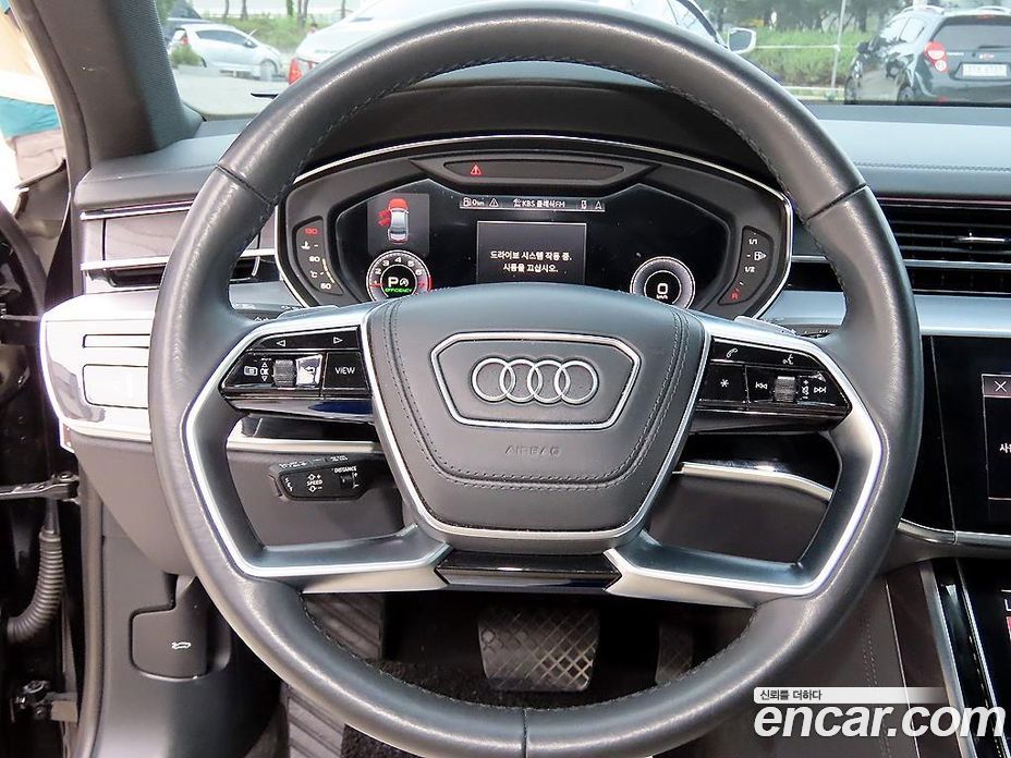 Audi A8 (D5) фото 8
