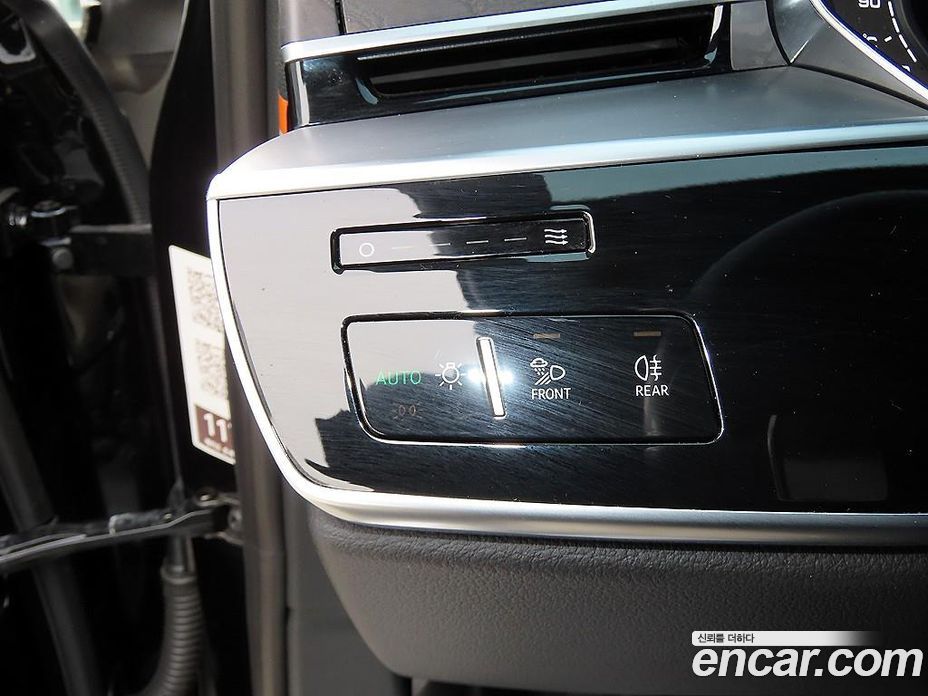 Audi A8 (D5) фото 13