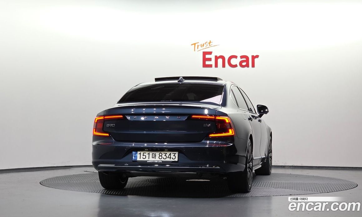 Volvo S90 фото 4