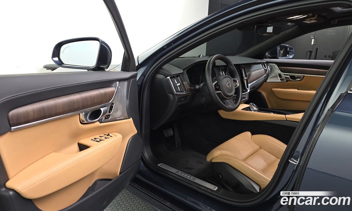 Volvo S90 фото 10