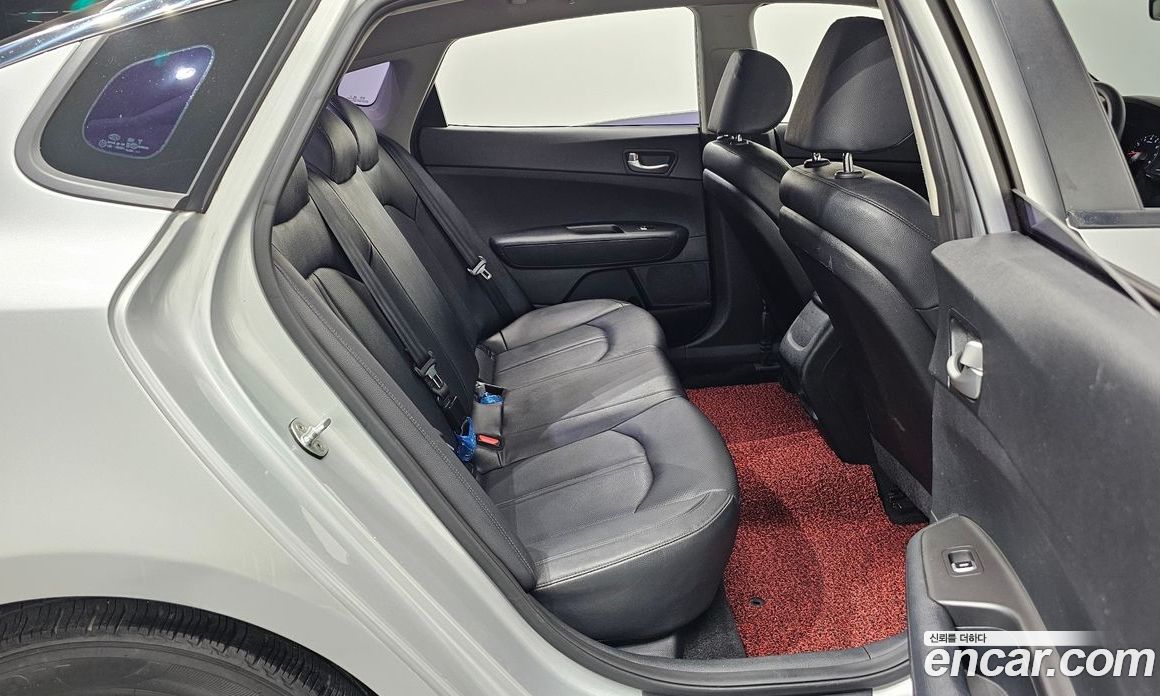 Kia K5 2nd Gen фото 19
