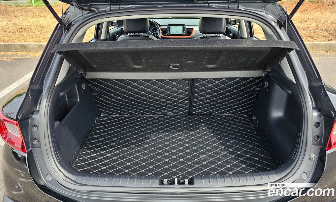 Kia Stonic фото 20