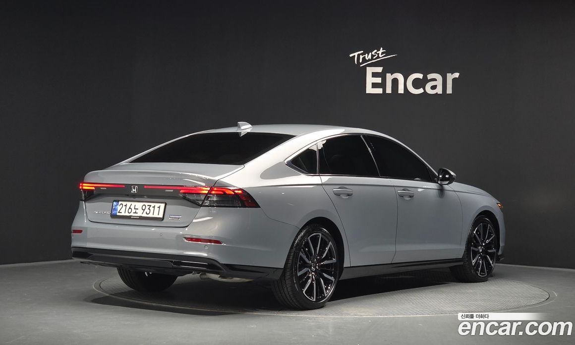 Honda Accord 11th Gen фото 2