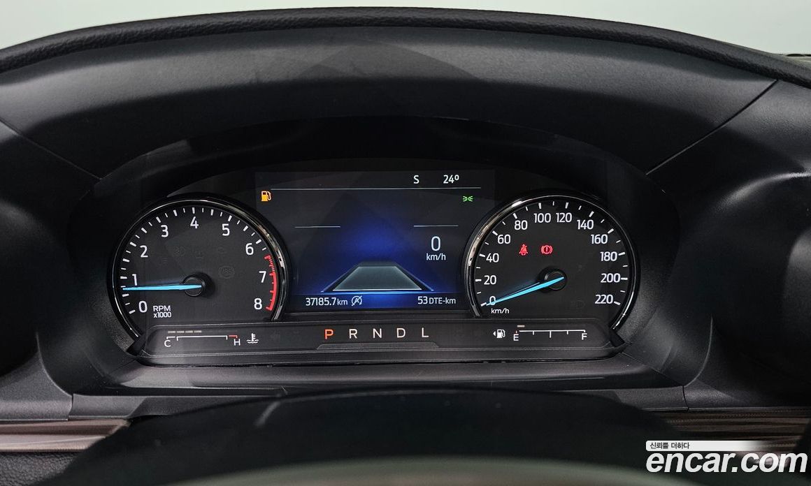 Ford Explorer 6th Gen фото 8