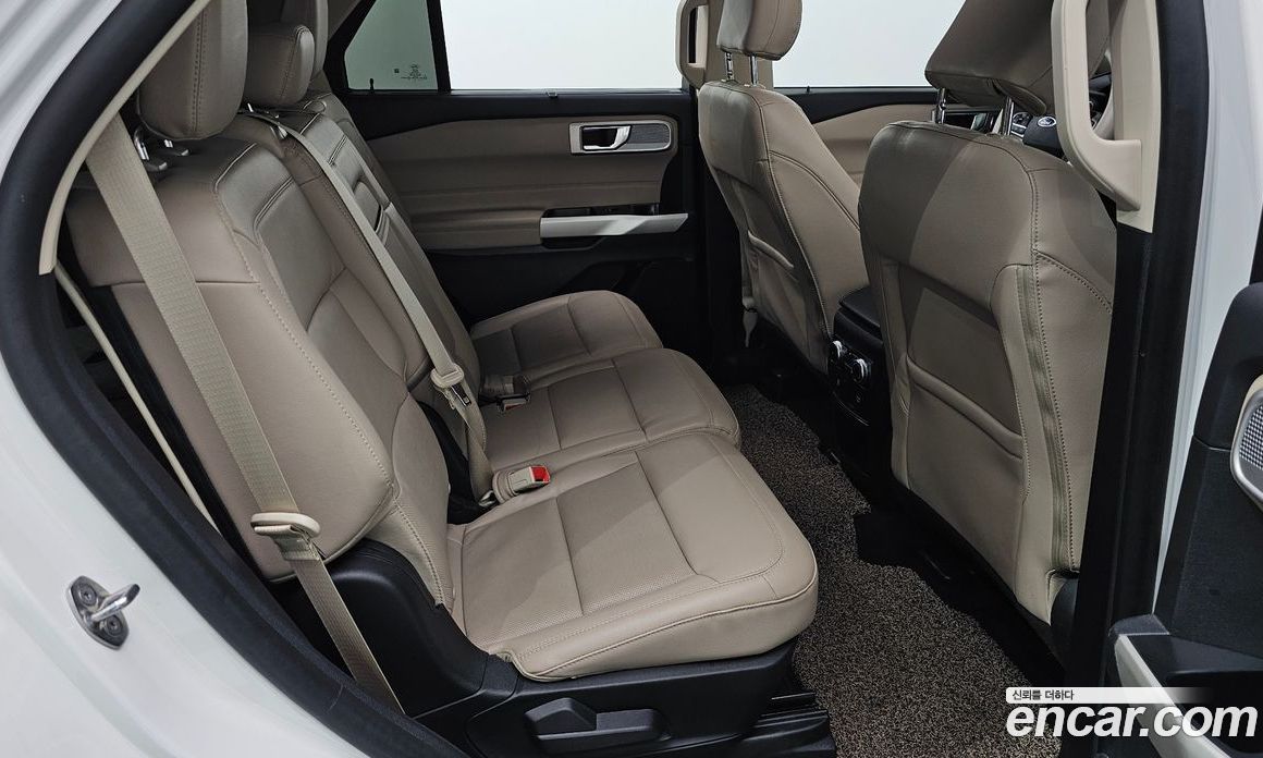Ford Explorer 6th Gen фото 11