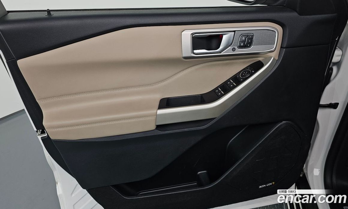 Ford Explorer 6th Gen фото 24