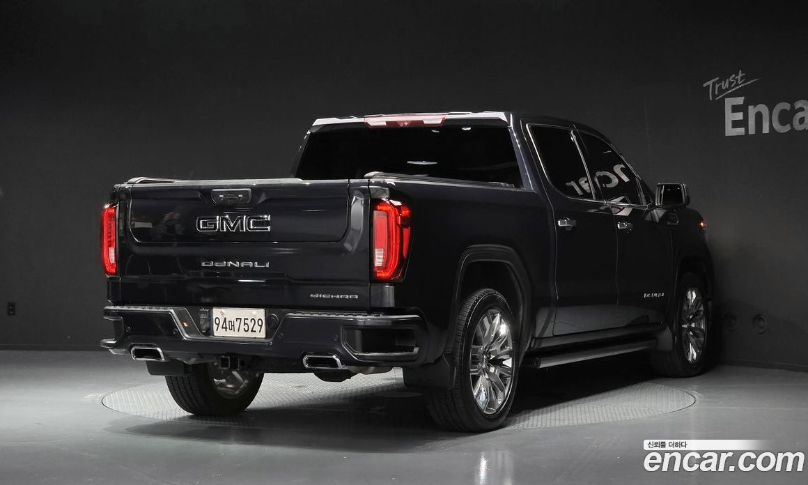 GMC Sierra фото 2