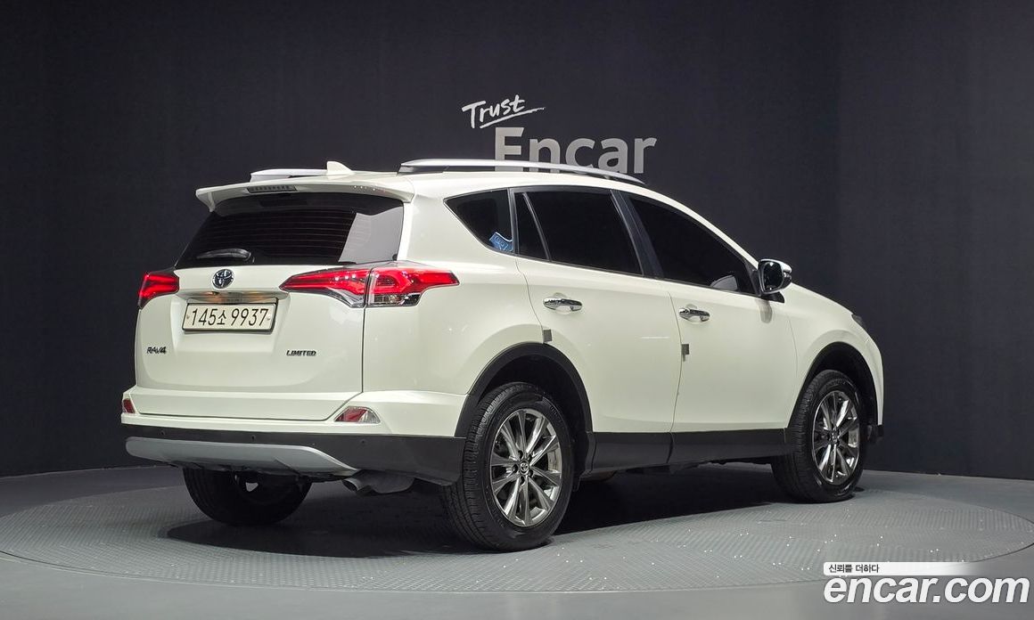 Toyota RAV4 4th Gen фото 2