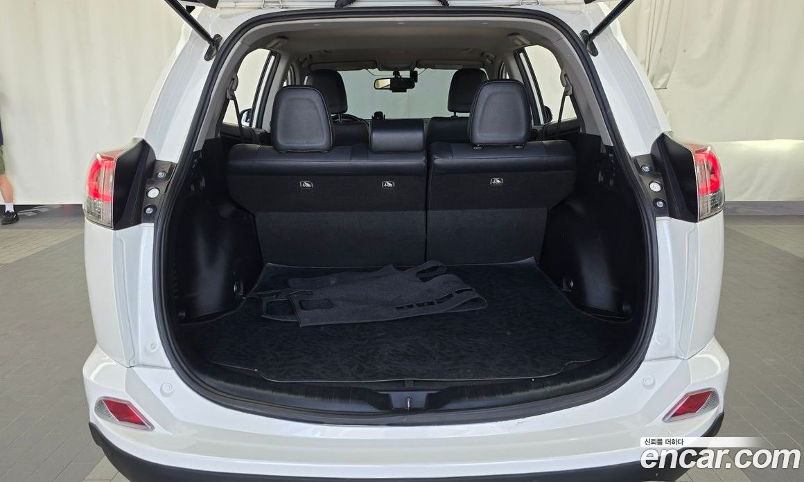 Toyota RAV4 4th Gen фото 20