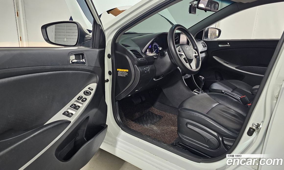 Hyundai Accent (New Type) фото 10