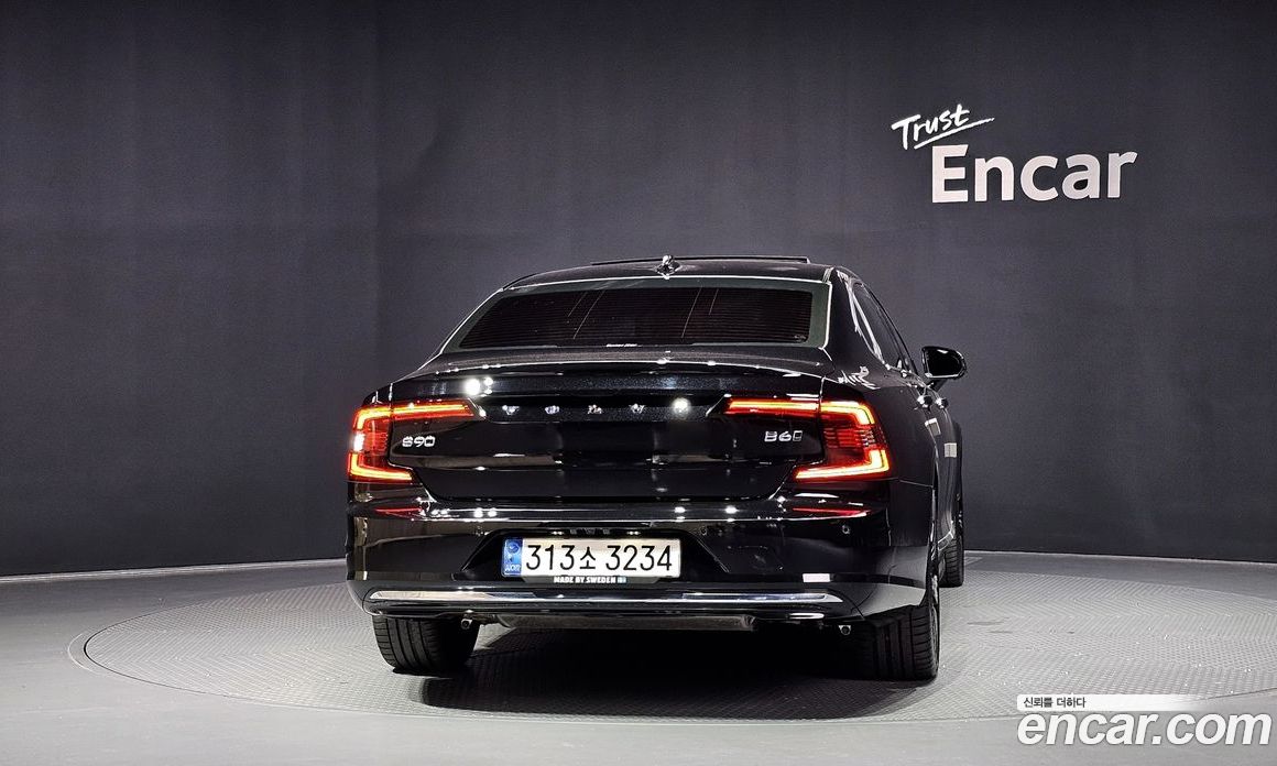 Volvo S90 фото 4