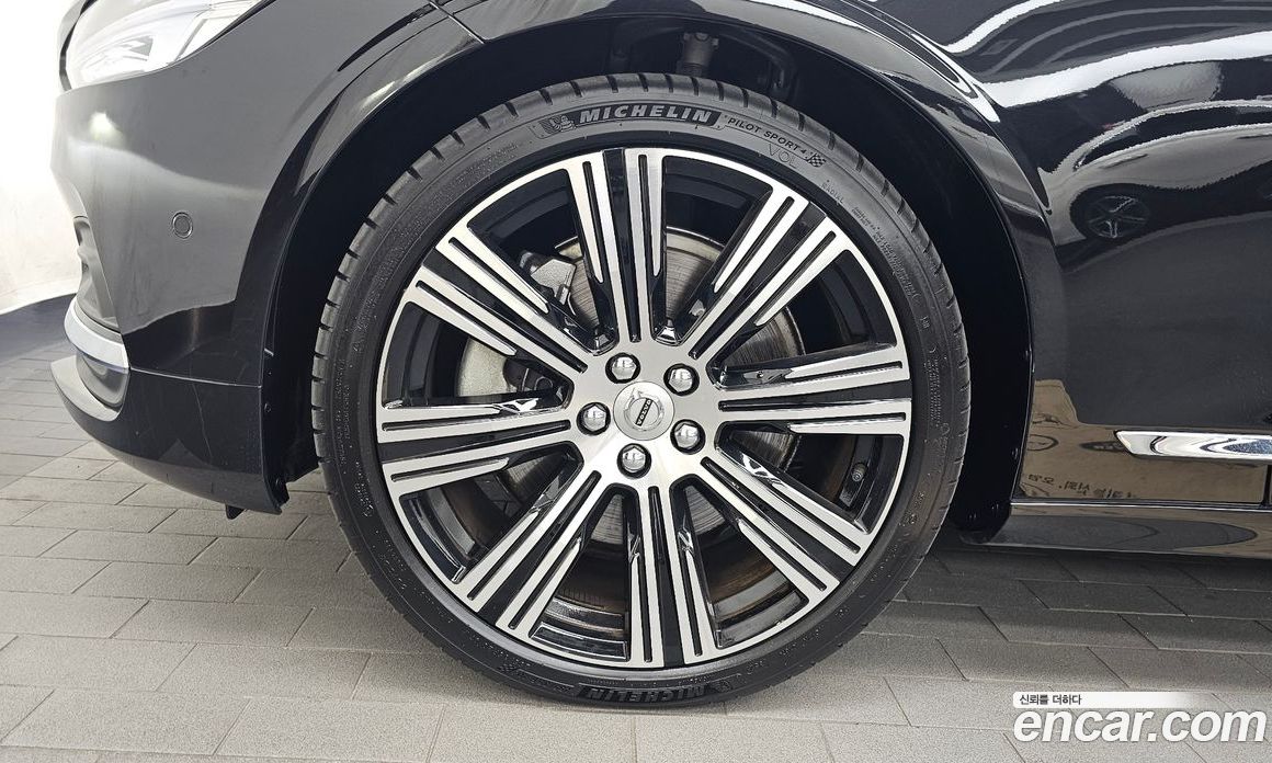 Volvo S90 фото 5