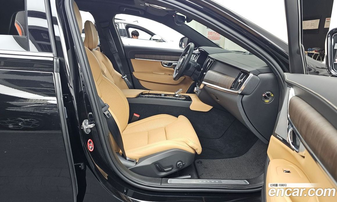 Volvo S90 фото 11