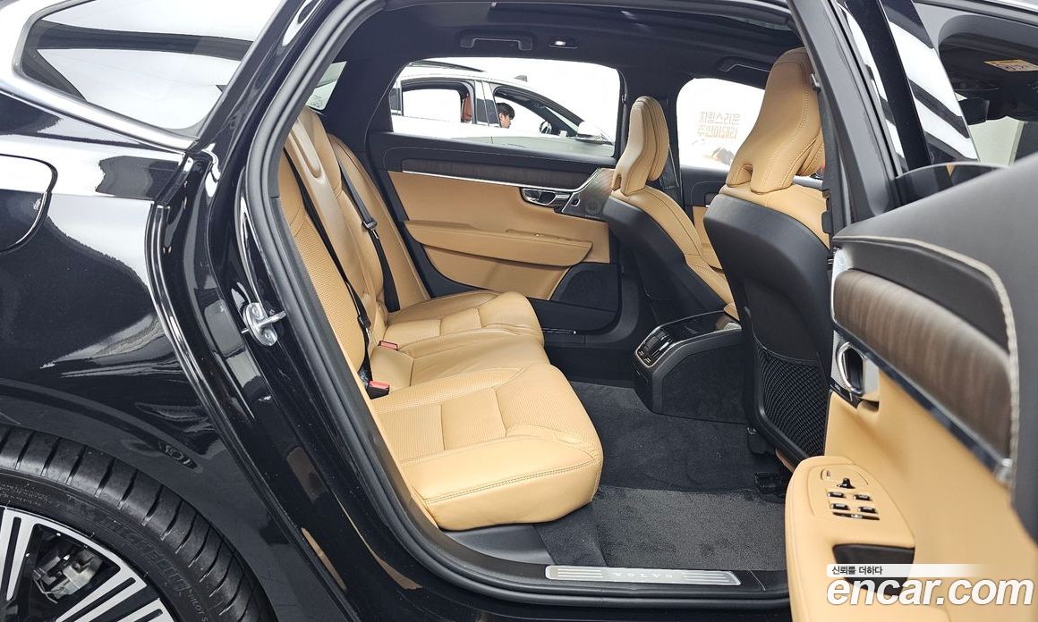 Volvo S90 фото 12