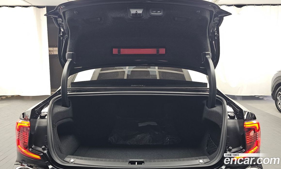 Volvo S90 фото 20