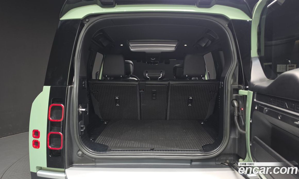 Land Rover Defender (L663) фото 19