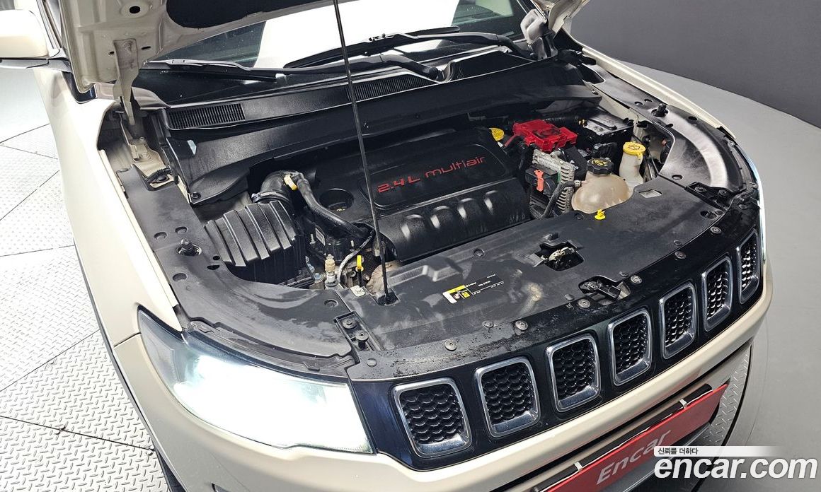 Jeep Compass 2nd Gen фото 6