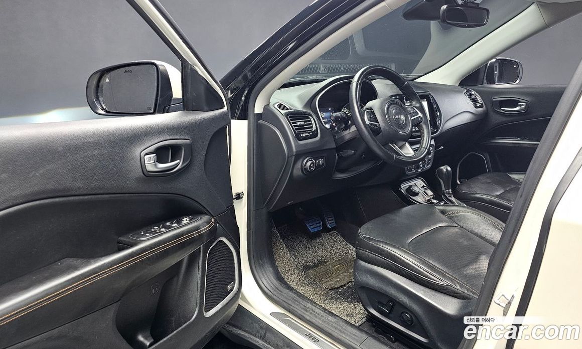 Jeep Compass 2nd Gen фото 10