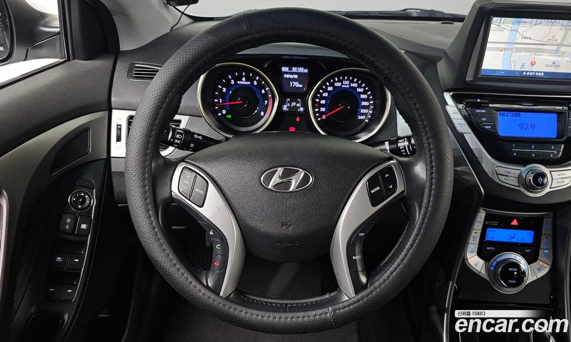 Hyundai Avante (MD) фото 15