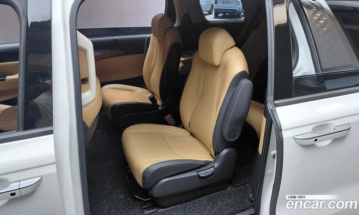 Kia Carnival 4th Gen фото 11