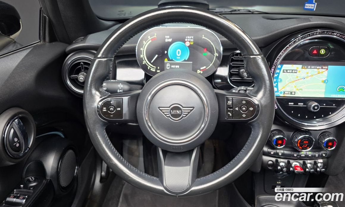 Mini Cooper Convertible фото 13