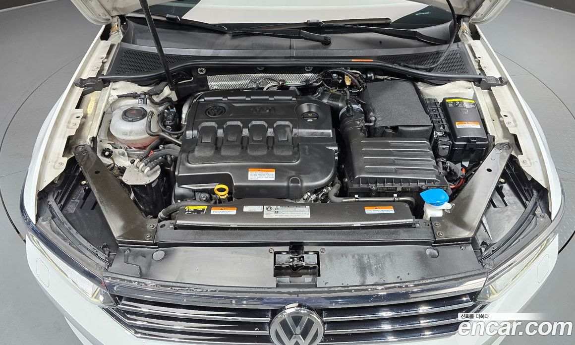 Volkswagen Passat GT (B8) фото 6