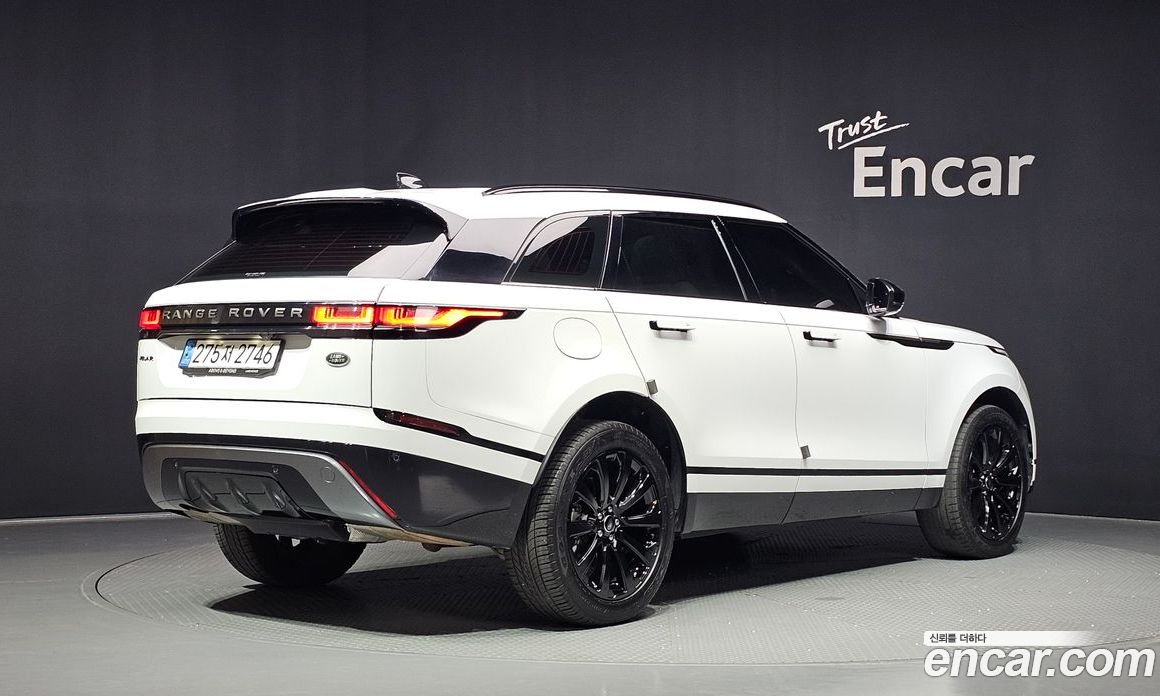 Land Rover Range Rover Velar фото 2