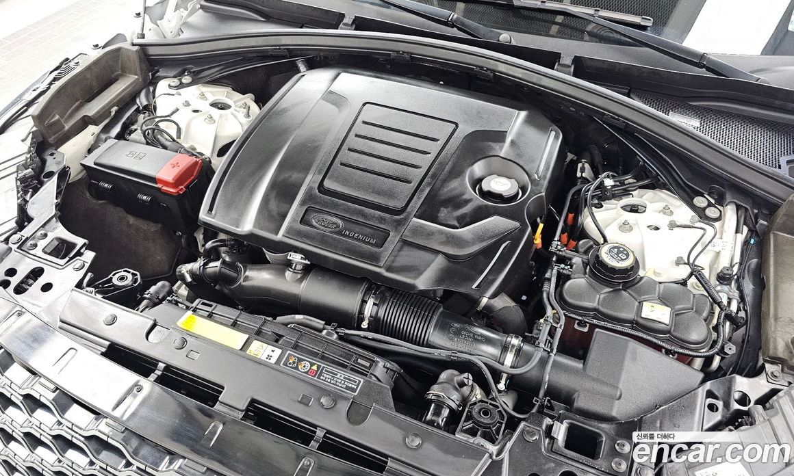 Land Rover Range Rover Velar фото 6