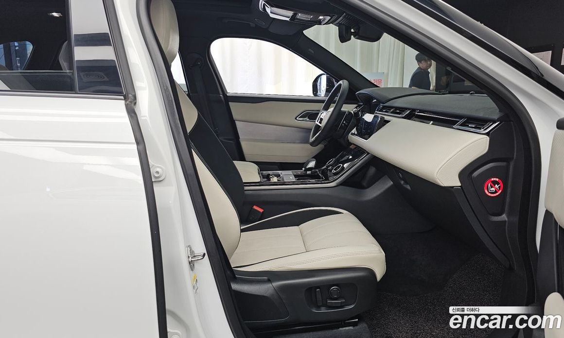 Land Rover Range Rover Velar фото 11