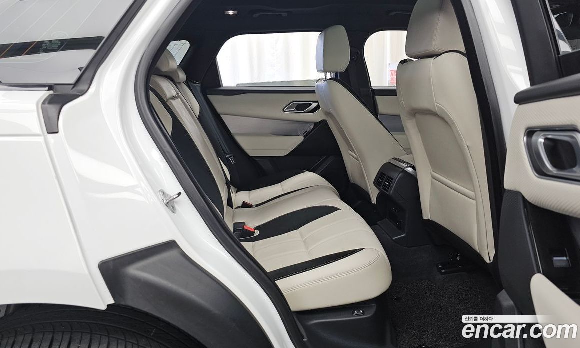 Land Rover Range Rover Velar фото 12