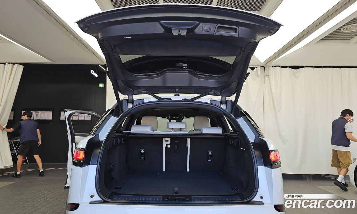 Land Rover Range Rover Velar фото 20