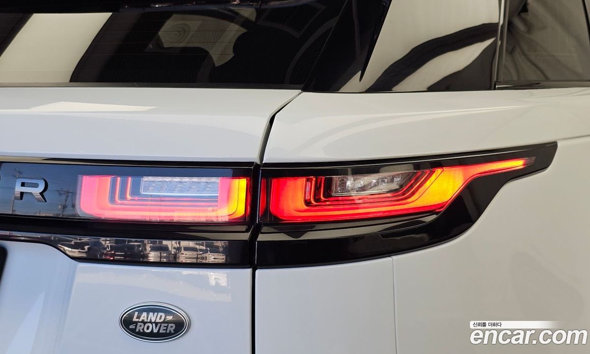 Land Rover Range Rover Velar фото 23