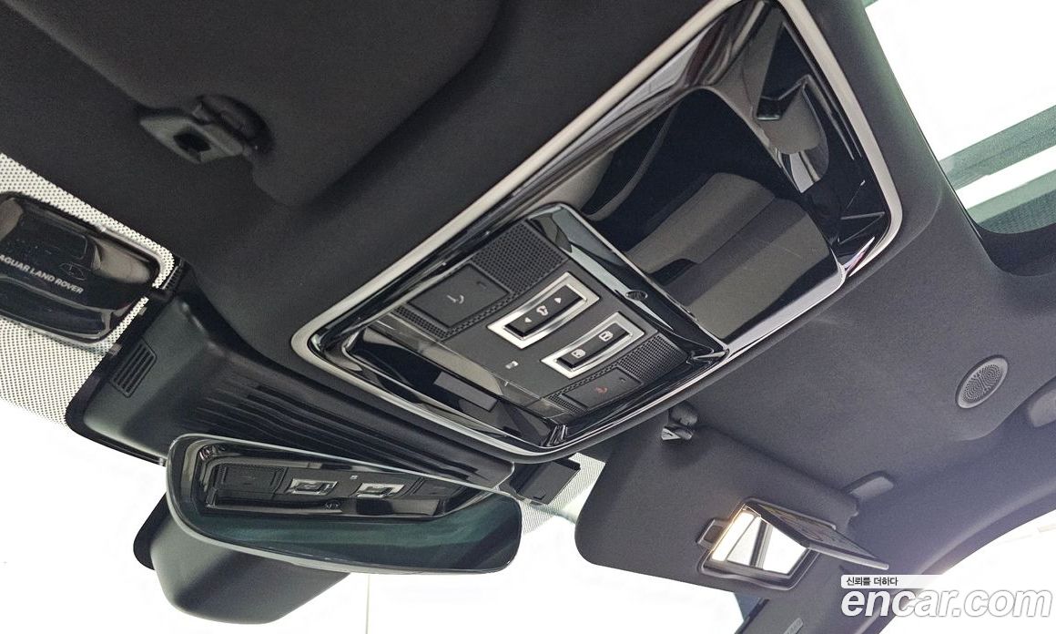 Land Rover Range Rover Velar фото 31