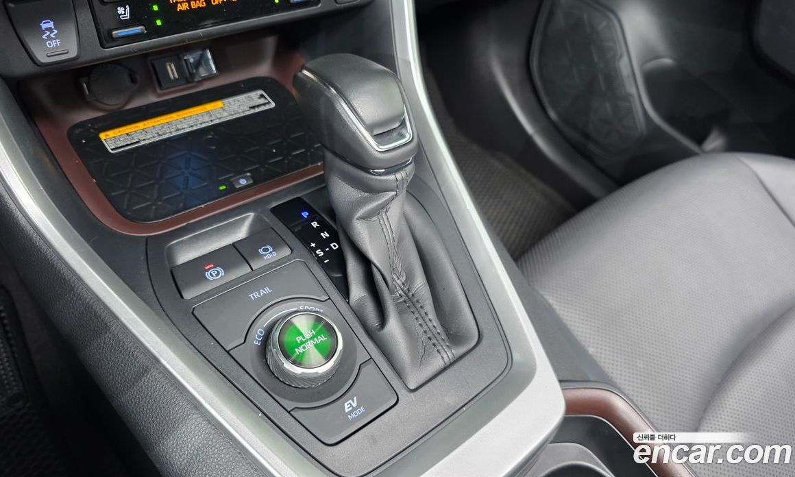 Toyota RAV4 5th Gen фото 9
