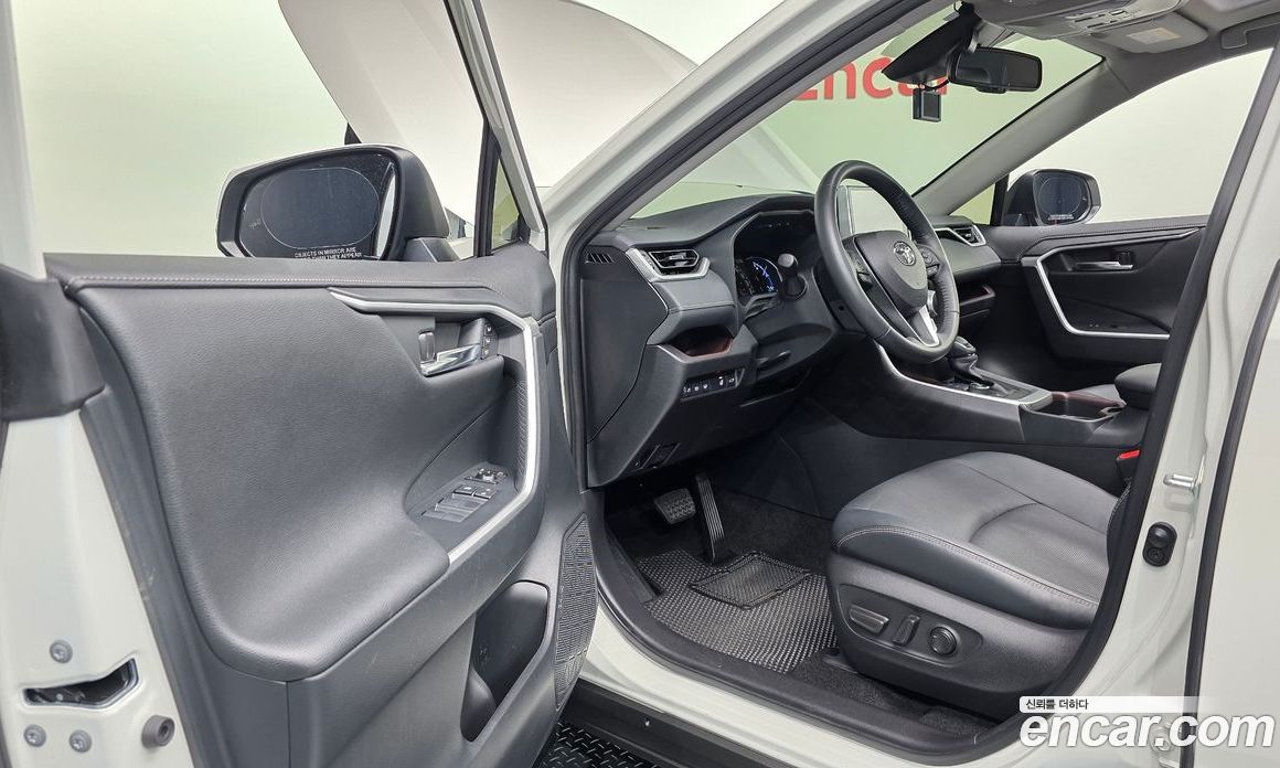 Toyota RAV4 5th Gen фото 10