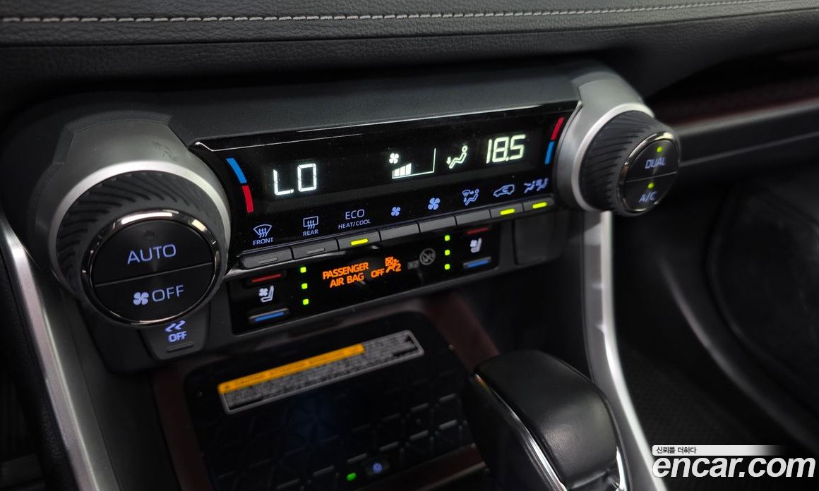 Toyota RAV4 5th Gen фото 16