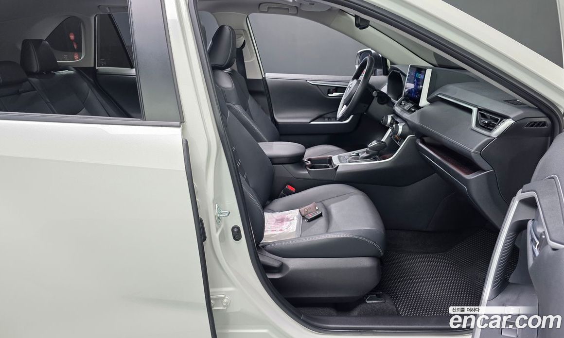 Toyota RAV4 5th Gen фото 27