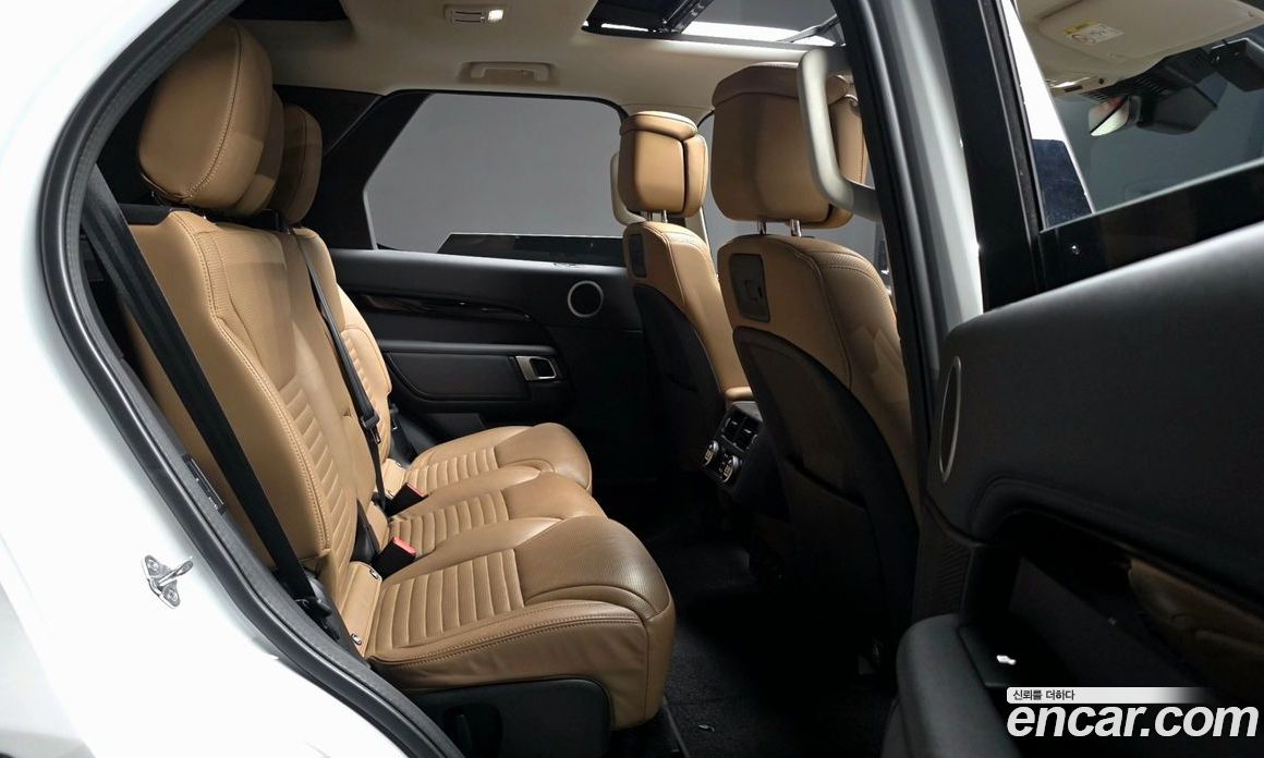 Land Rover Discovery 5 фото 10