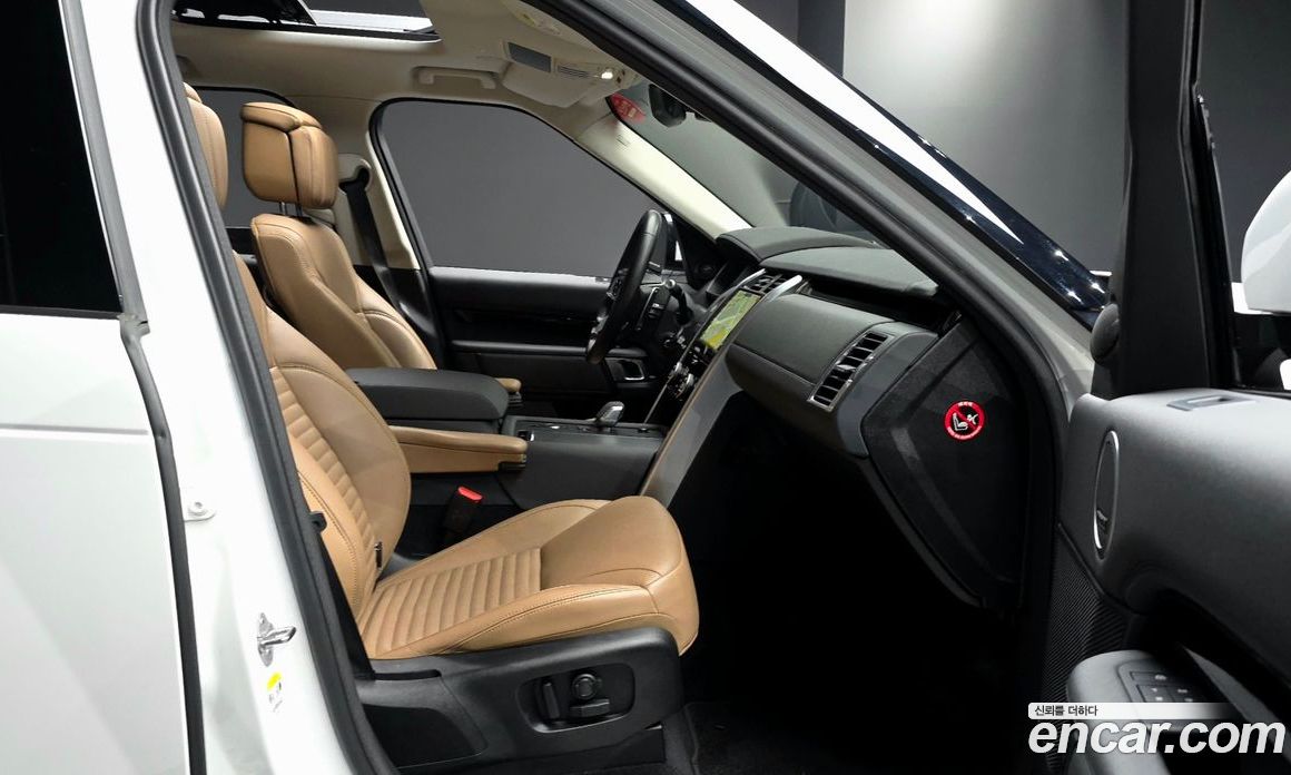 Land Rover Discovery 5 фото 12