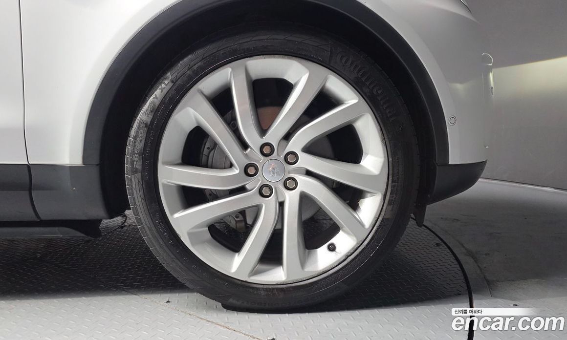 Land Rover Discovery 5 фото 21