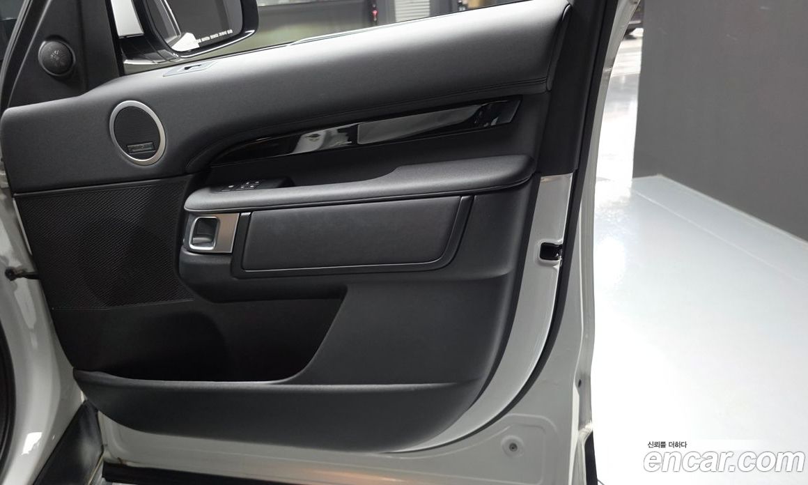 Land Rover Discovery 5 фото 24