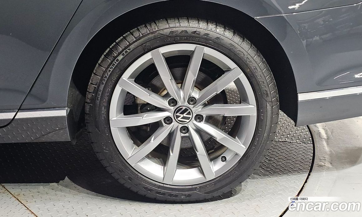 Volkswagen Passat GT (B8) фото 21