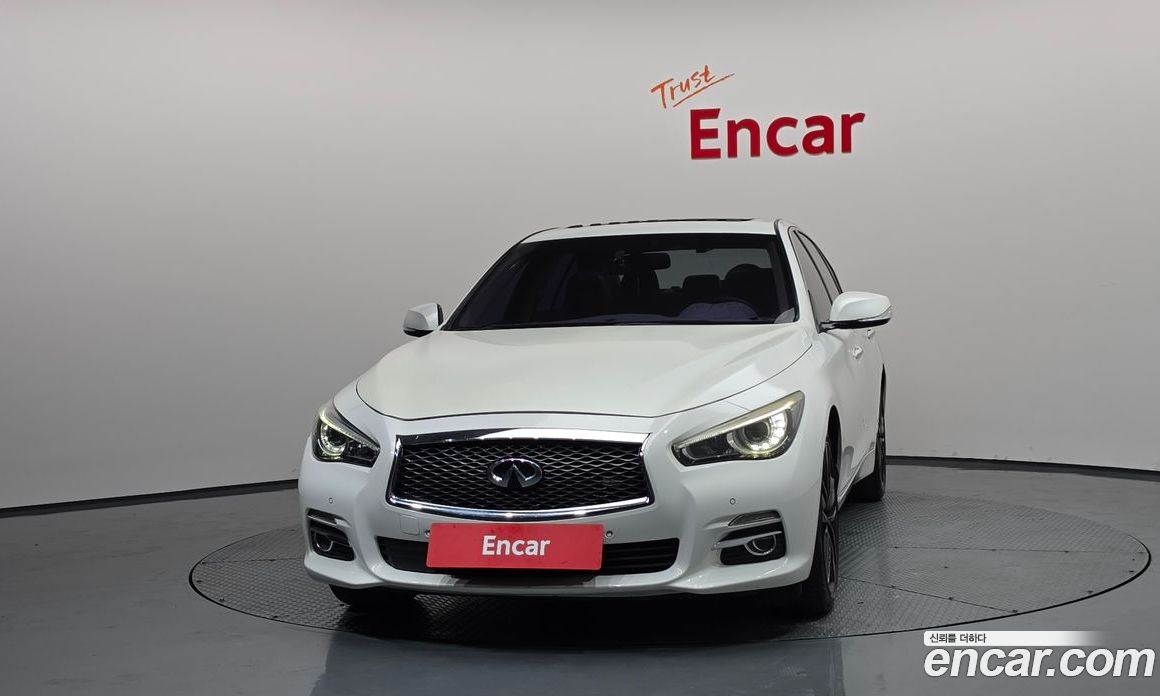 Infiniti Q50 фото 3