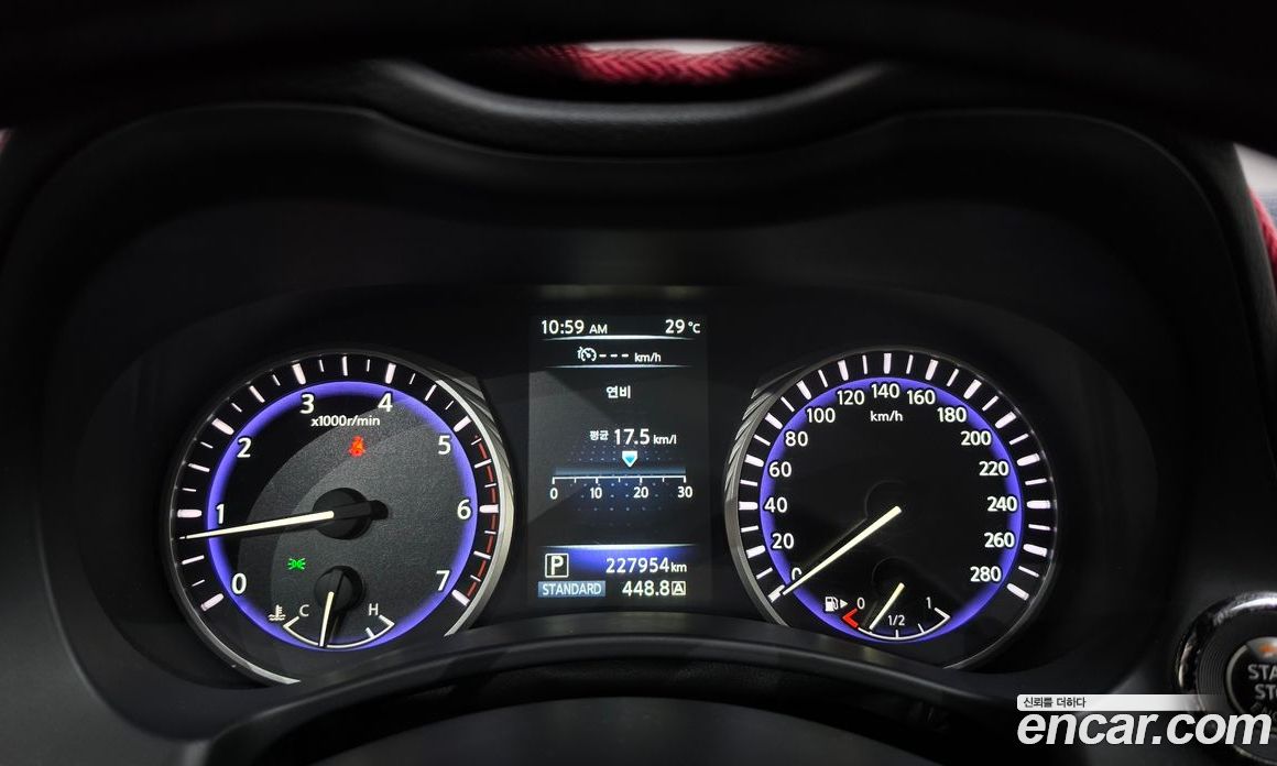 Infiniti Q50 фото 8