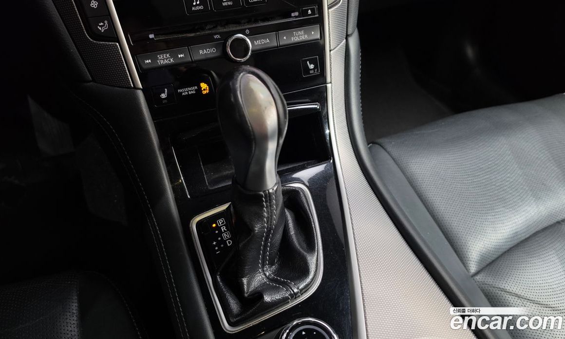 Infiniti Q50 фото 9