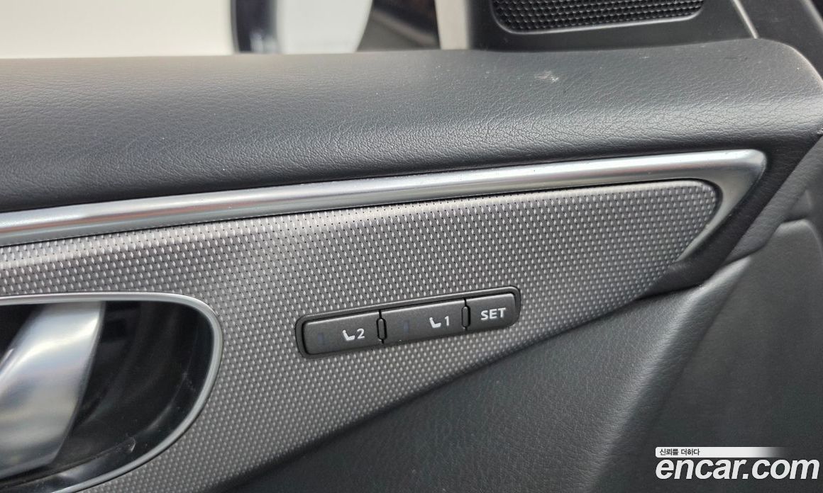 Infiniti Q50 фото 15